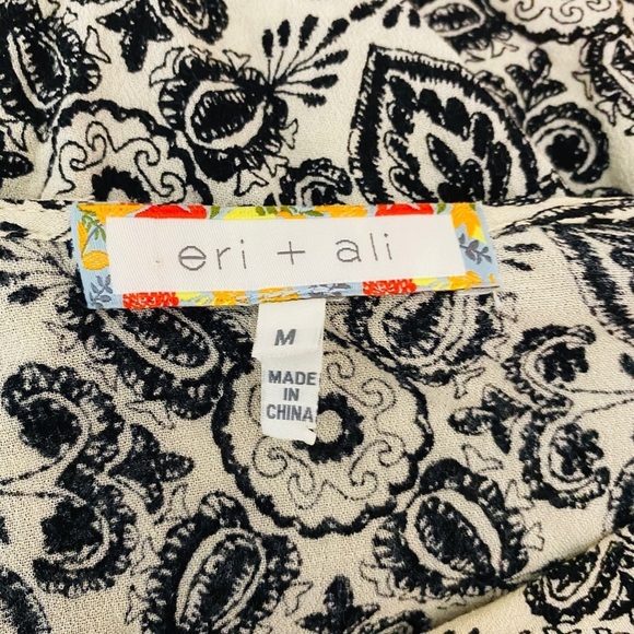 Eri + Ali Black and White Floral Blouse~M - Picture 6 of 8